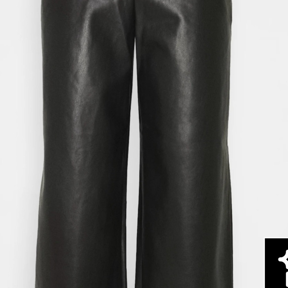 Vila Vipen RWRX Croppes Coated Black Pants size 8/40